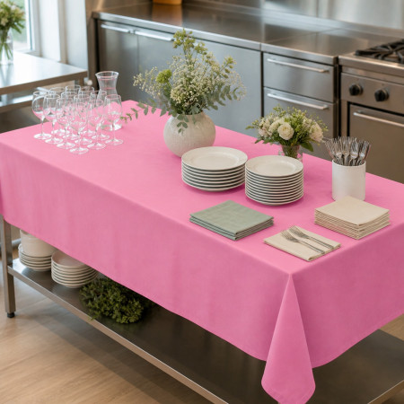Tovaglia TNT rosa 140x240 cm per tavolate