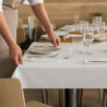 Tovaglia in TNT bianca 140x240 cm Linea Superior per tavolate e catering