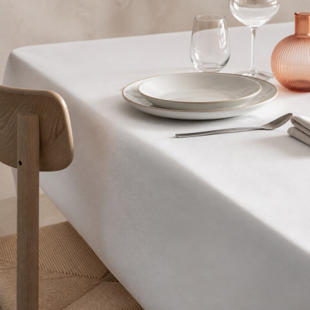 Tovaglia in TNT bianca 140x240 cm Linea Superior per tavolate e catering